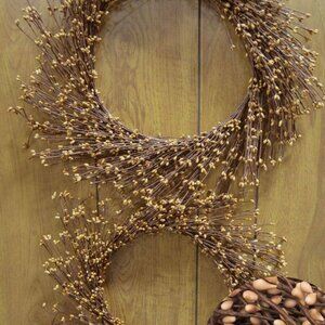 New Country  Hazelnut Betty Wreath - 14 inch